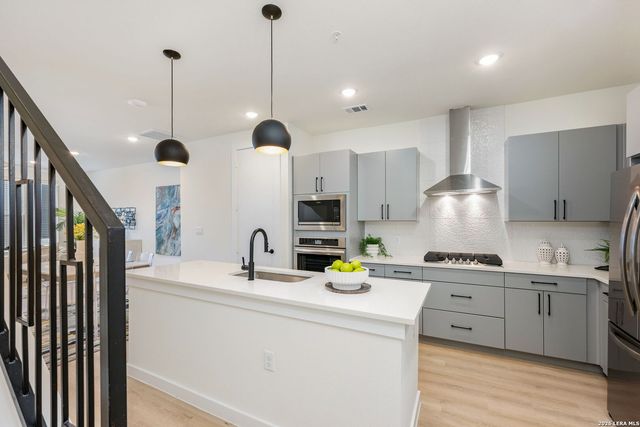719 E Locust St Unit 3108, San Antonio, TX 78212