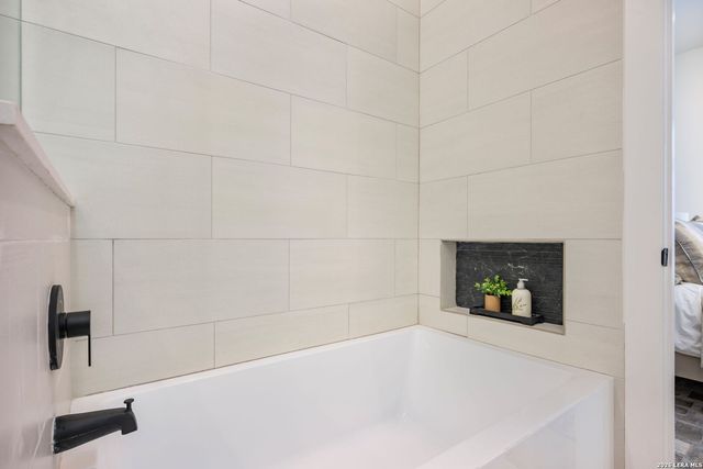 719 E Locust St Unit 3108, San Antonio, TX 78212