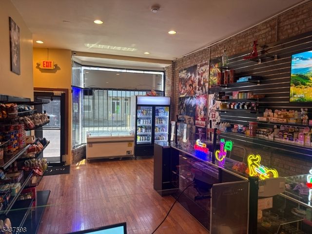 71 Martin Luther King Jr Dr, Jersey City, NJ 07305