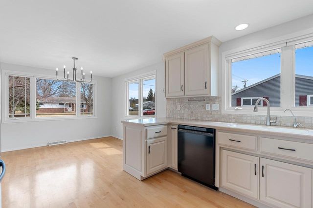 736 MELISSA STREET, Menasha, WI 54952