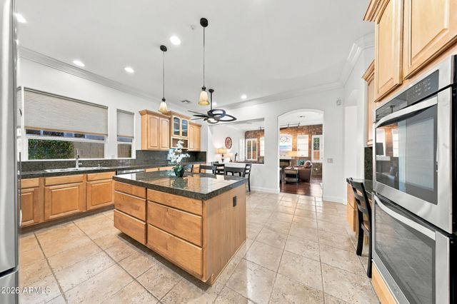 8073 W Louise Drive, Peoria, AZ 85383
