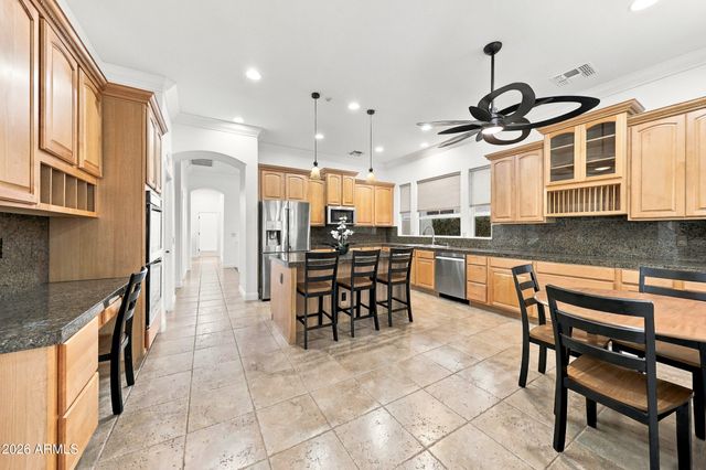 8073 W Louise Drive, Peoria, AZ 85383