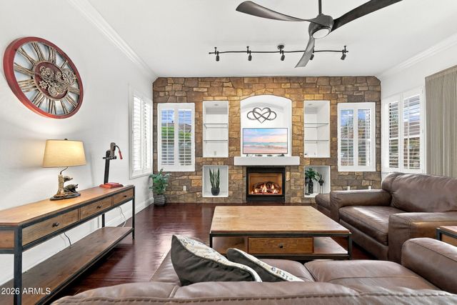 8073 W Louise Drive, Peoria, AZ 85383