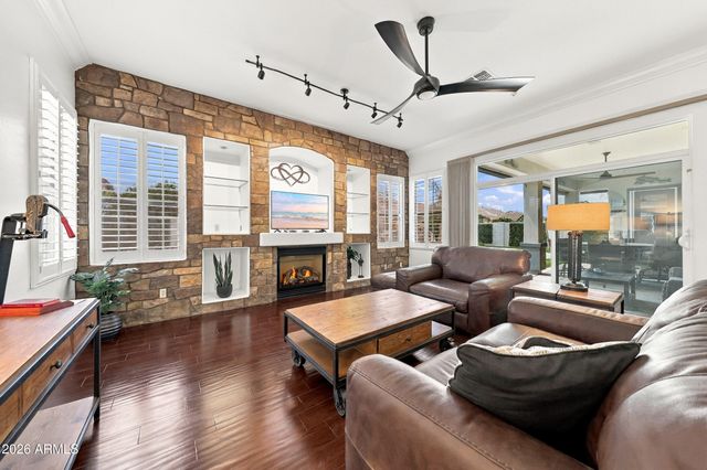 8073 W Louise Drive, Peoria, AZ 85383