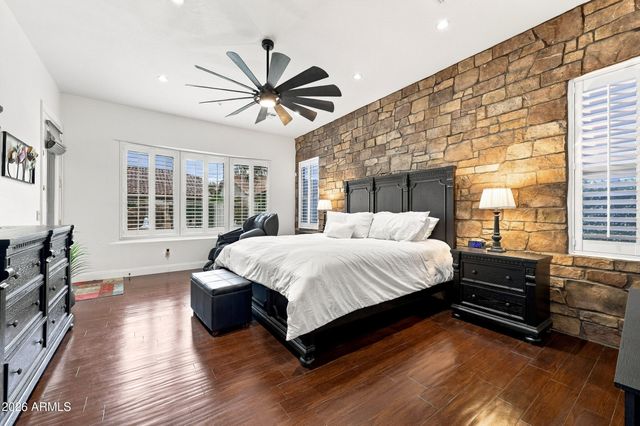 8073 W Louise Drive, Peoria, AZ 85383