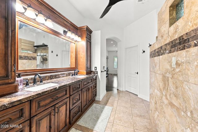8073 W Louise Drive, Peoria, AZ 85383