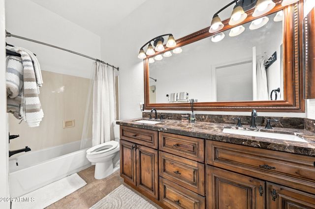 8073 W Louise Drive, Peoria, AZ 85383