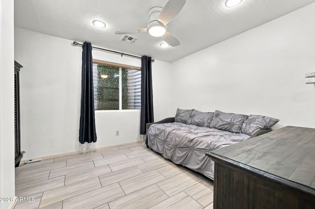 8073 W Louise Drive, Peoria, AZ 85383