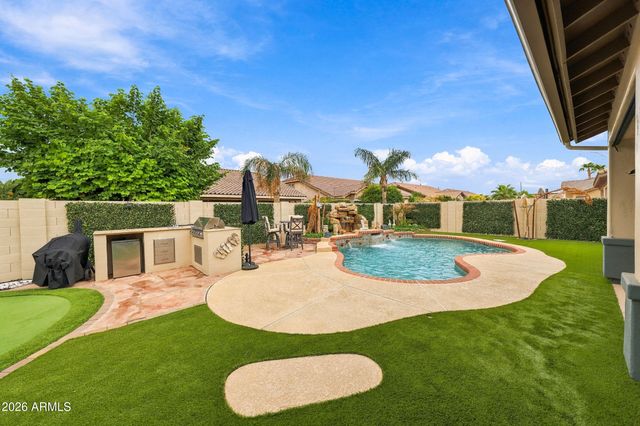 8073 W Louise Drive, Peoria, AZ 85383