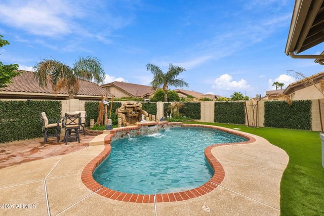8073 W Louise Drive, Peoria, AZ 85383