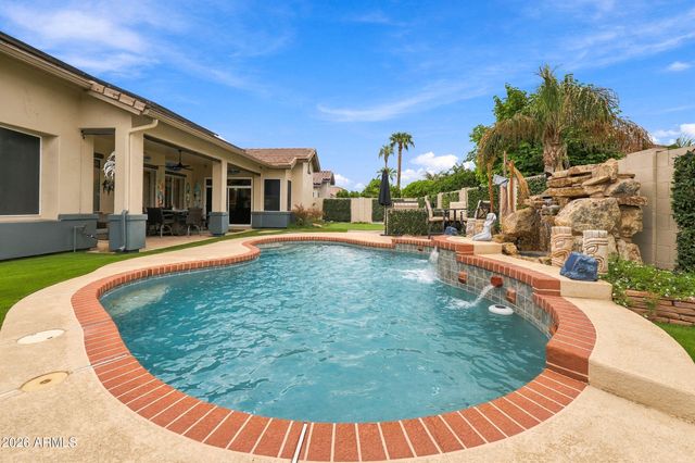 8073 W Louise Drive, Peoria, AZ 85383