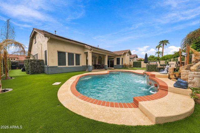 8073 W Louise Drive, Peoria, AZ 85383