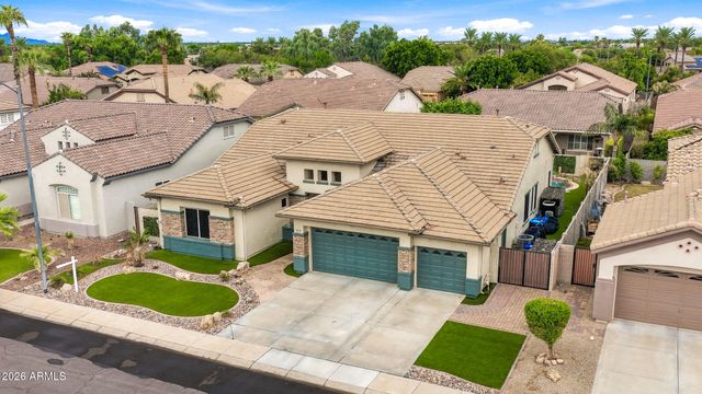 8073 W Louise Drive, Peoria, AZ 85383