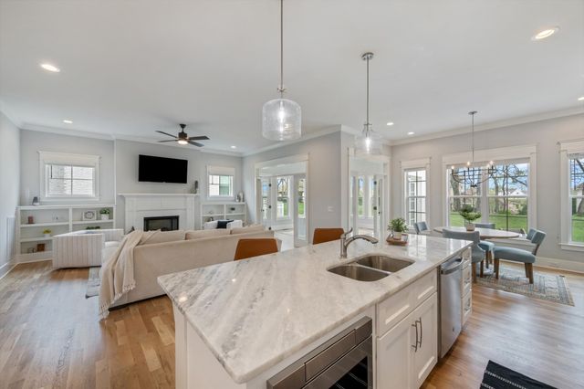 6070 Kidman Ln, Spring Hill, TN 37174