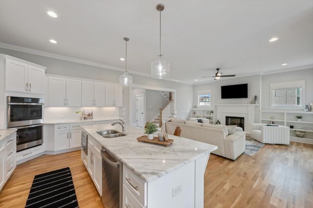 6070 Kidman Ln, Spring Hill, TN 37174