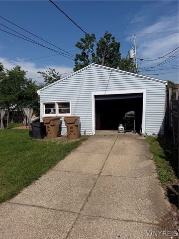 31 Ellen Drive, Cheektowaga, NY 14225