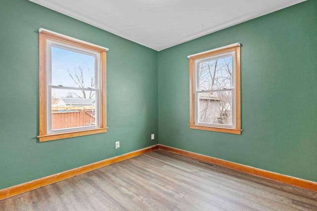 825 15TH AVENUE, Green Bay, WI 54304