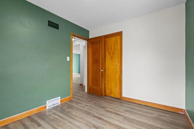 825 15TH AVENUE, Green Bay, WI 54304