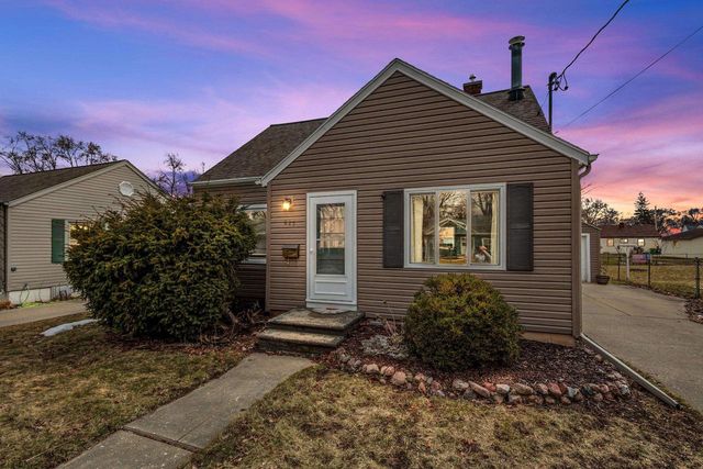 825 15TH AVENUE, Green Bay, WI 54304