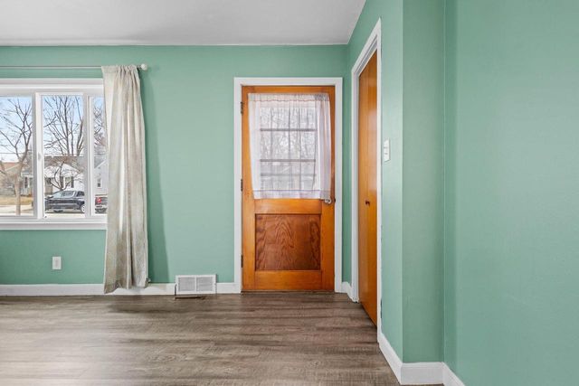 825 15TH AVENUE, Green Bay, WI 54304