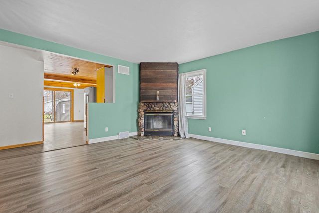 825 15TH AVENUE, Green Bay, WI 54304