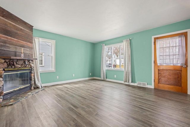 825 15TH AVENUE, Green Bay, WI 54304
