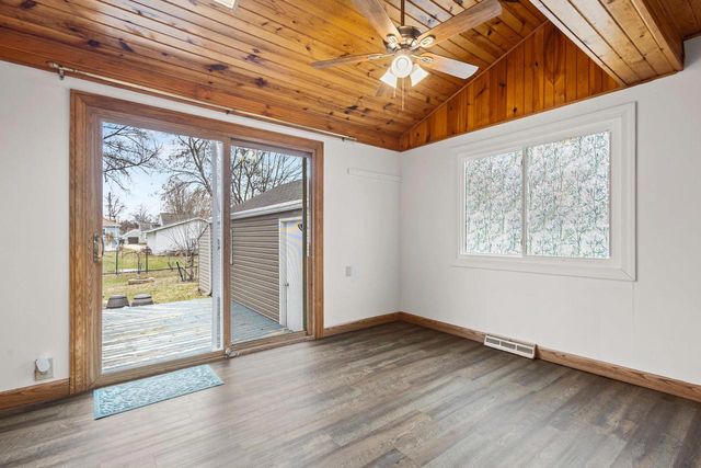 825 15TH AVENUE, Green Bay, WI 54304