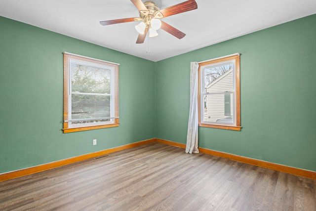 825 15TH AVENUE, Green Bay, WI 54304