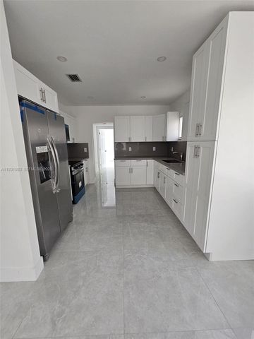 2488 SW 6th Ct, Fort Lauderdale, FL 33312