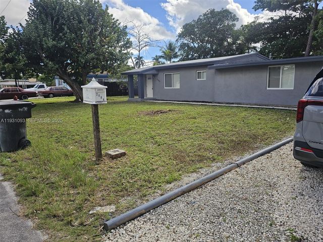 2488 SW 6th Ct, Fort Lauderdale, FL 33312