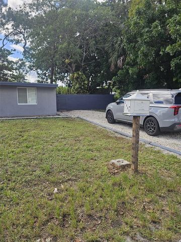 2488 SW 6th Ct, Fort Lauderdale, FL 33312