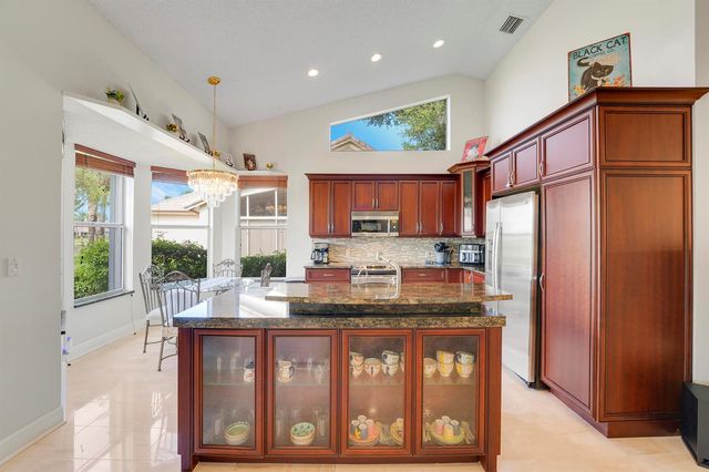 7136 Ashford Lane, Boynton Beach, FL 33472