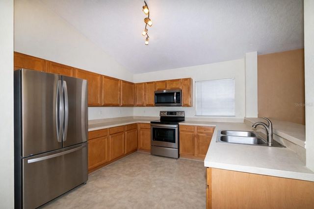 685 EAGLE POINTE S, Kissimmee, FL 34746