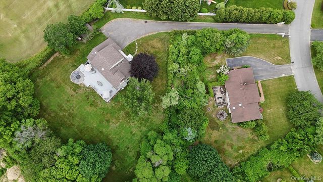 117 Southfield Road, Baiting Hollow, NY 11933