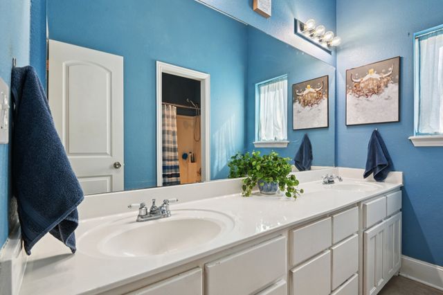 250 County Road 1006, Wolfe City, TX 75496