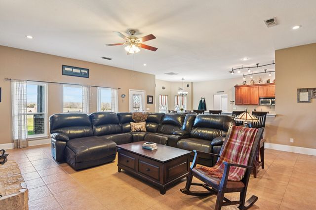 250 County Road 1006, Wolfe City, TX 75496