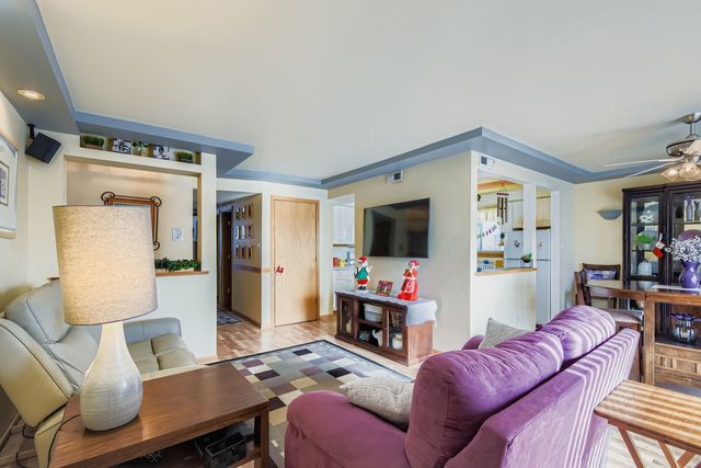 7336 86th Street W 2B, Bridgeview, IL 60455