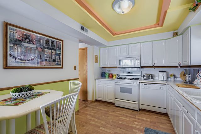 7336 86th Street W 2B, Bridgeview, IL 60455