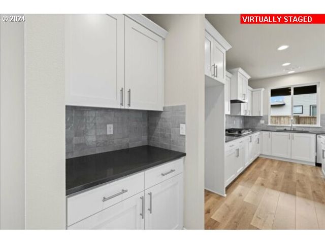 10060 Se VRADENBURG Rd 397, Happy Valley, OR 97086