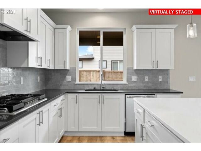 10060 Se VRADENBURG Rd 397, Happy Valley, OR 97086