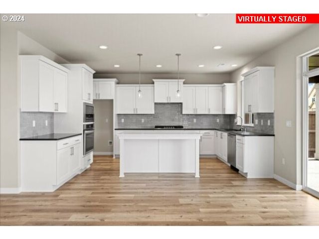 10060 Se VRADENBURG Rd 397, Happy Valley, OR 97086