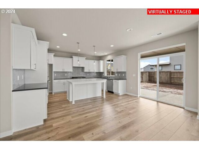 10060 Se VRADENBURG Rd 397, Happy Valley, OR 97086