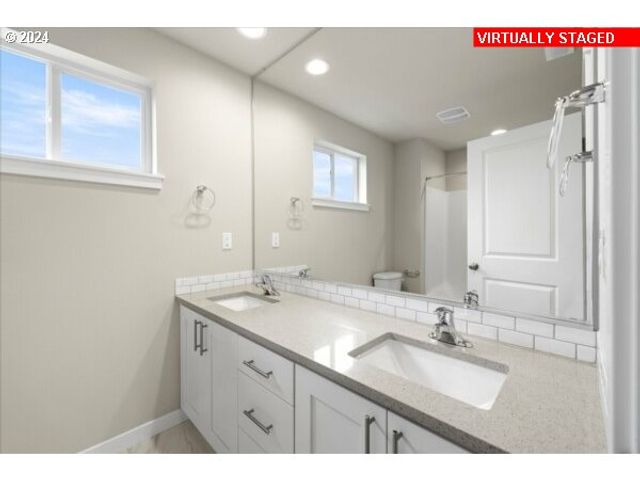 10060 Se VRADENBURG Rd 397, Happy Valley, OR 97086