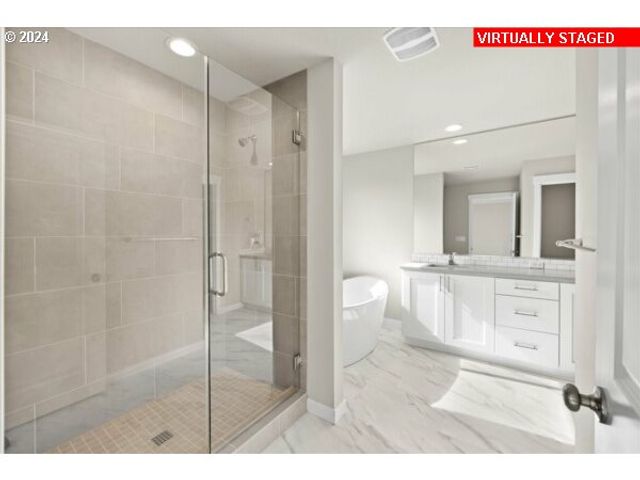 10060 Se VRADENBURG Rd 397, Happy Valley, OR 97086