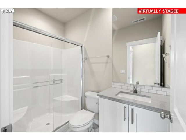 10060 Se VRADENBURG Rd 397, Happy Valley, OR 97086