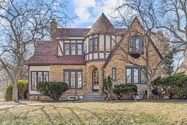 2220 Saint Anthony Parkway, Minneapolis, MN 55418