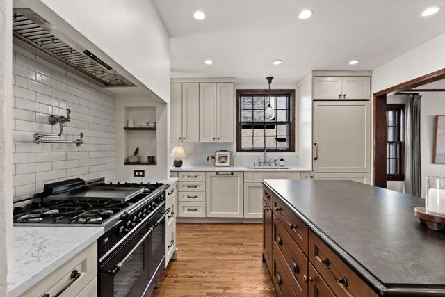 2220 Saint Anthony Parkway, Minneapolis, MN 55418