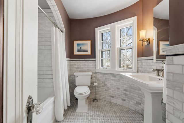 2220 Saint Anthony Parkway, Minneapolis, MN 55418