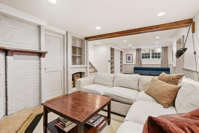 2220 Saint Anthony Parkway, Minneapolis, MN 55418