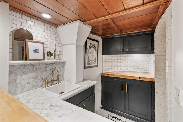 2220 Saint Anthony Parkway, Minneapolis, MN 55418